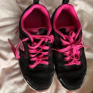 Girls Skechers size 1 excellent condition